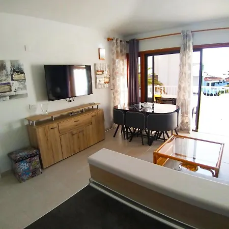 아파트 Sunny Terrace & Free Internet In Amarilla Golf